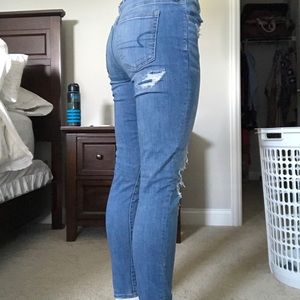high waisted american eagle blue jeans